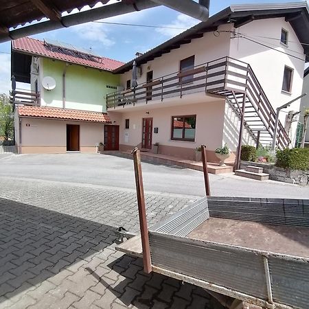 Apartmaji Karbic Postojna Buitenkant foto