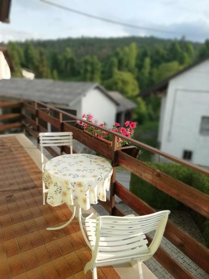 Apartmaji Karbic Postojna Buitenkant foto